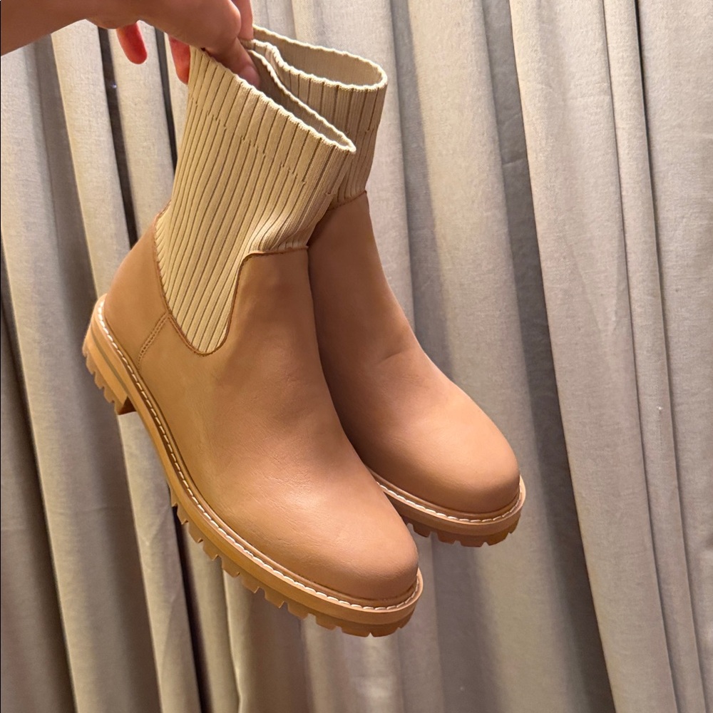 Brand new, never been worn. Oasis Society